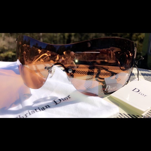 Glasses - Picture 3 of 3